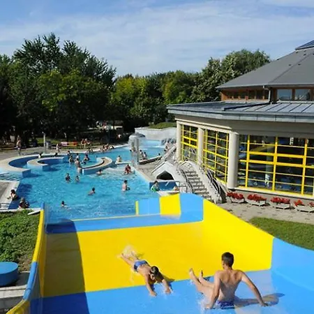Reethouse Nature - Pool Sauna Swimming Pond