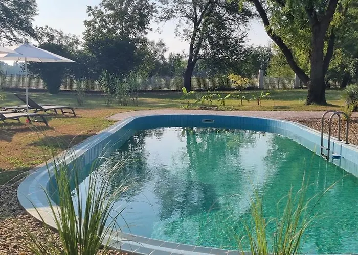 Reethouse Nature - Pool Sauna Swimming Pond Kiskunmajsa